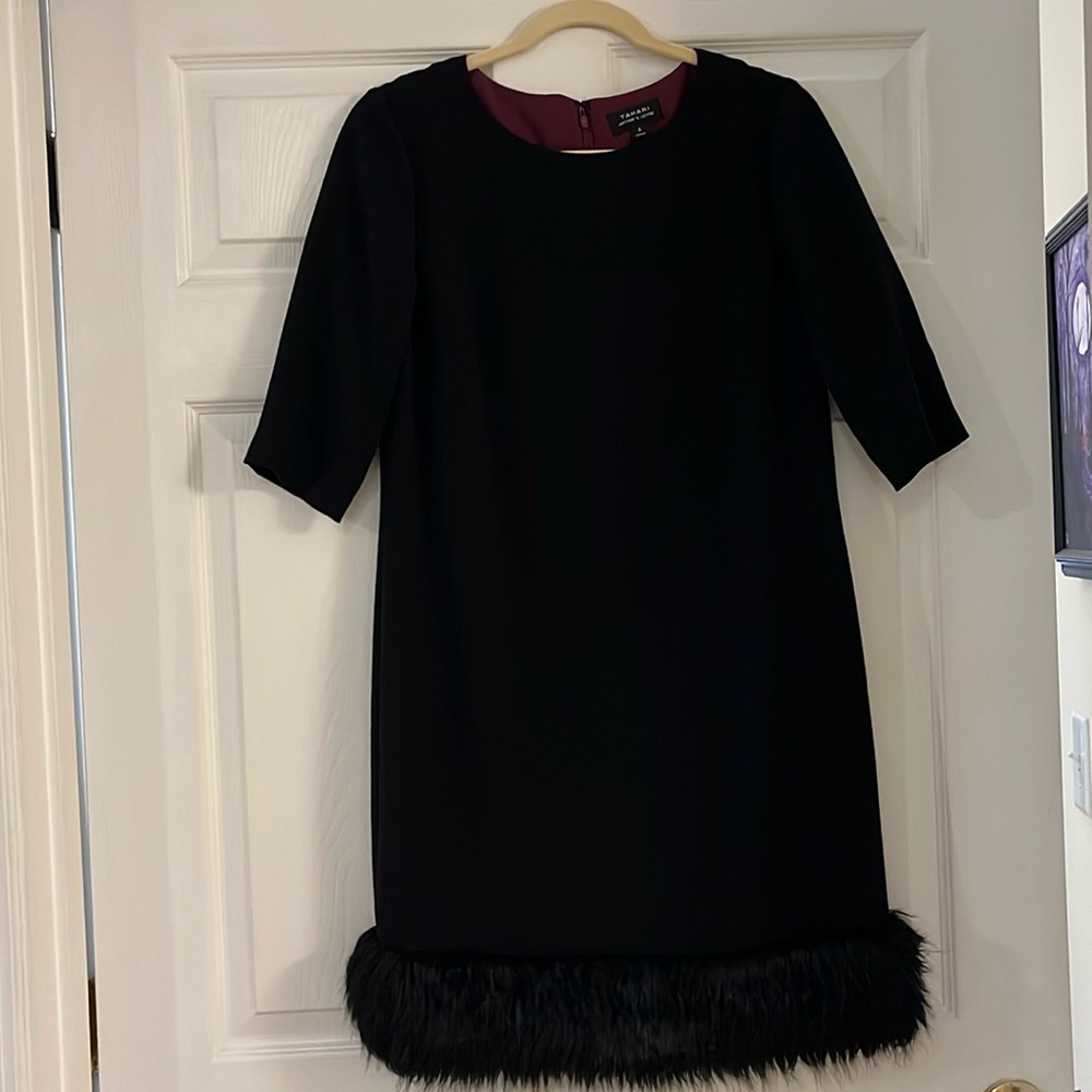 Black faux fur trimmed dress, Tahari Arthur S Levine Women’s size 6 classic​​